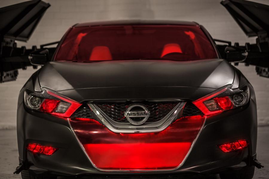  Nissan Maxima Kylo Ren’s TIE Silencer 2017 года  (фото 3 из 6)